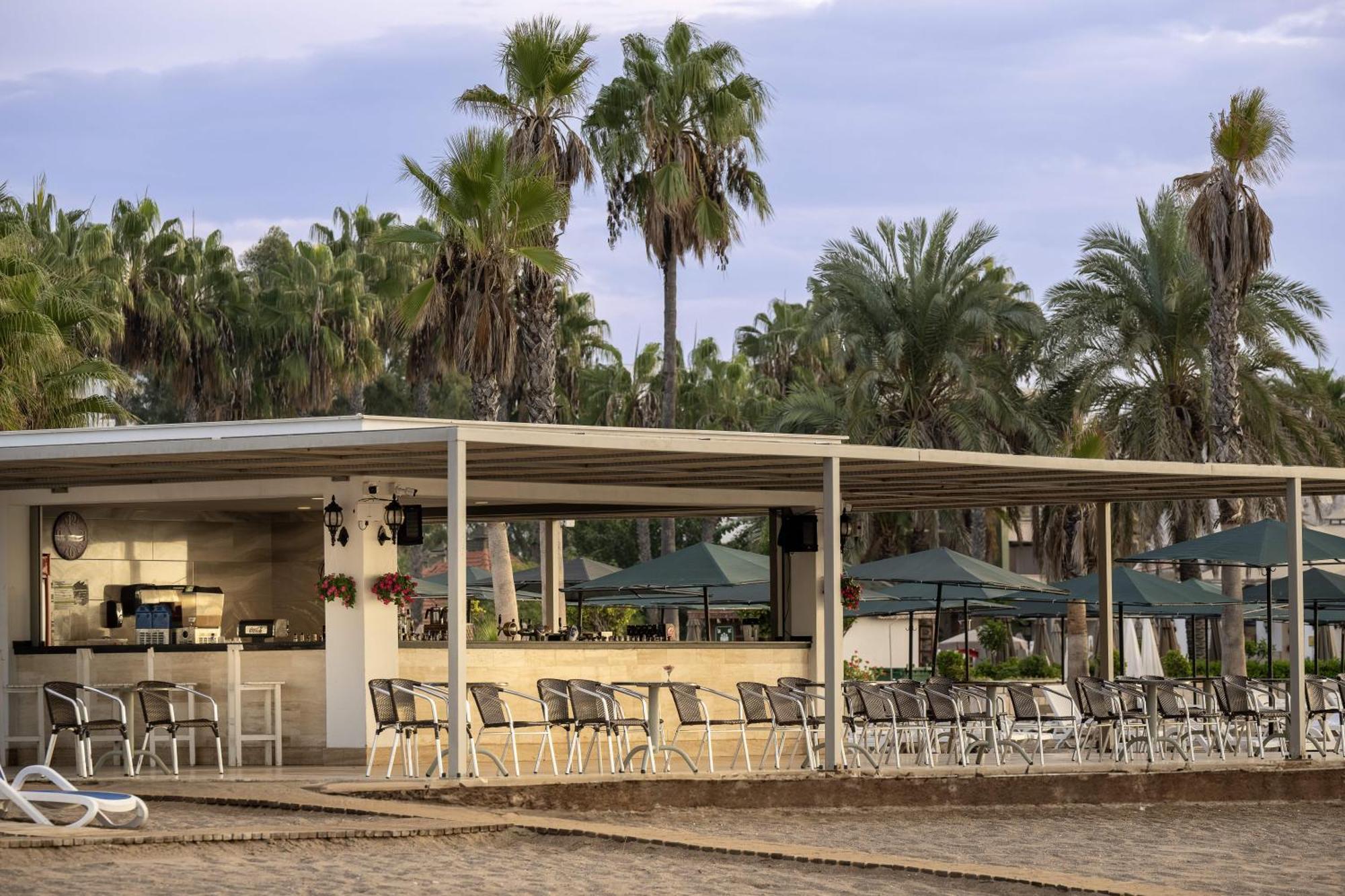 באלאק Adora Hotel & Resort מראה חיצוני תמונה