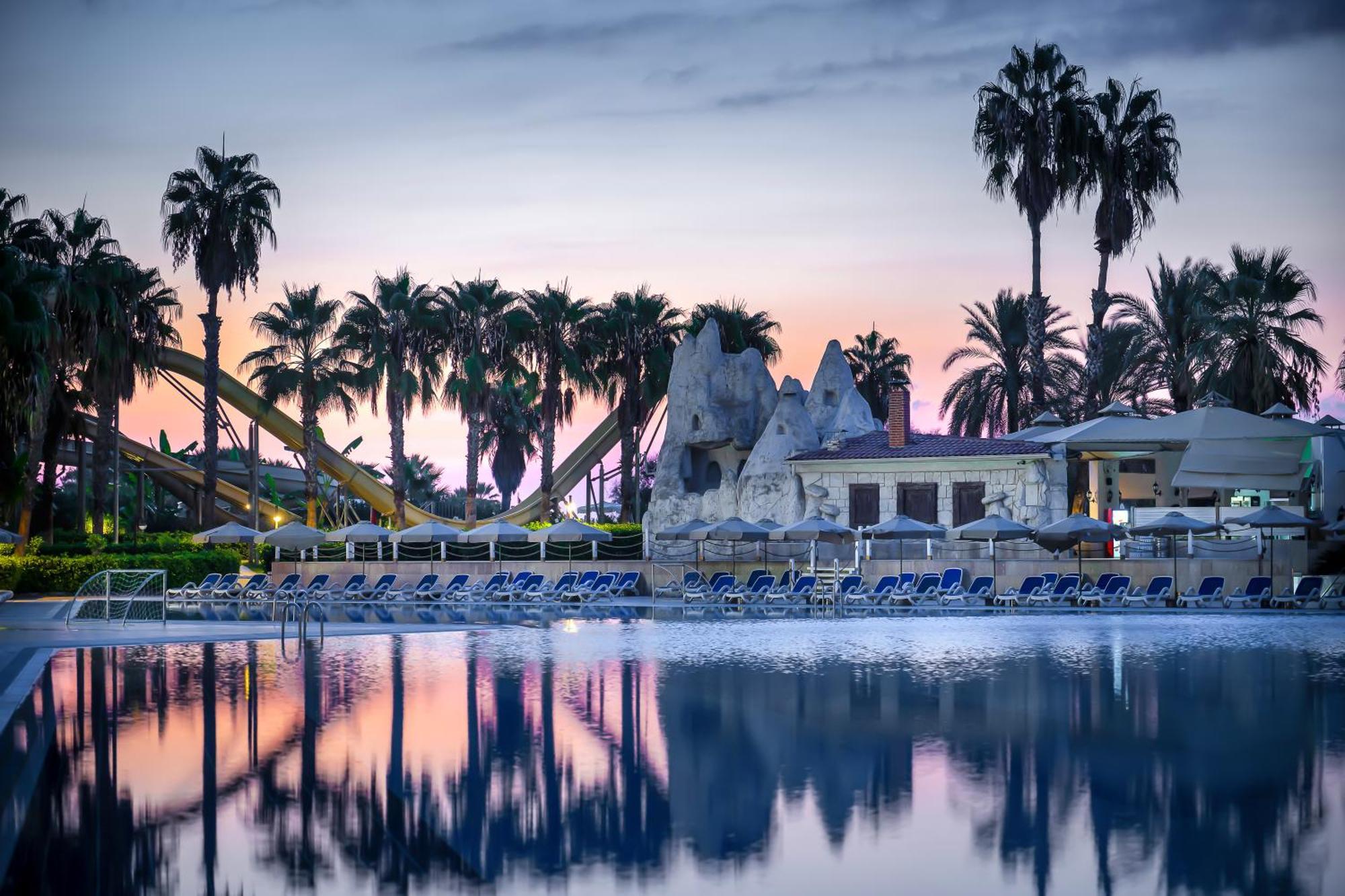 באלאק Adora Hotel & Resort מראה חיצוני תמונה