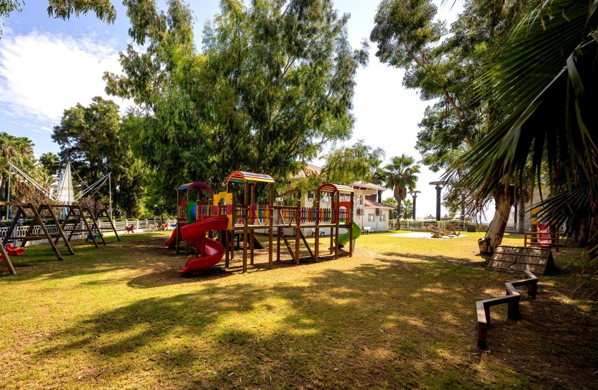 באלאק Adora Hotel & Resort מראה חיצוני תמונה