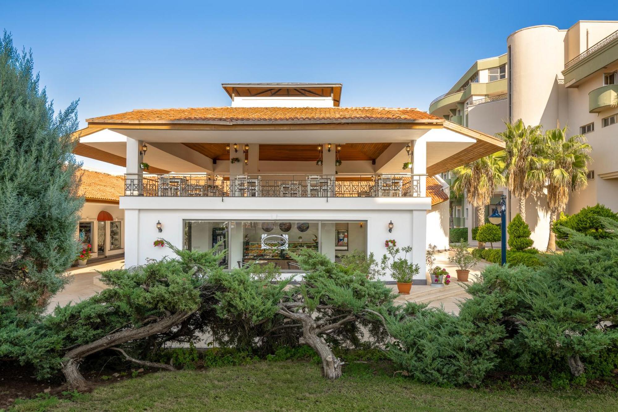 באלאק Adora Hotel & Resort מראה חיצוני תמונה