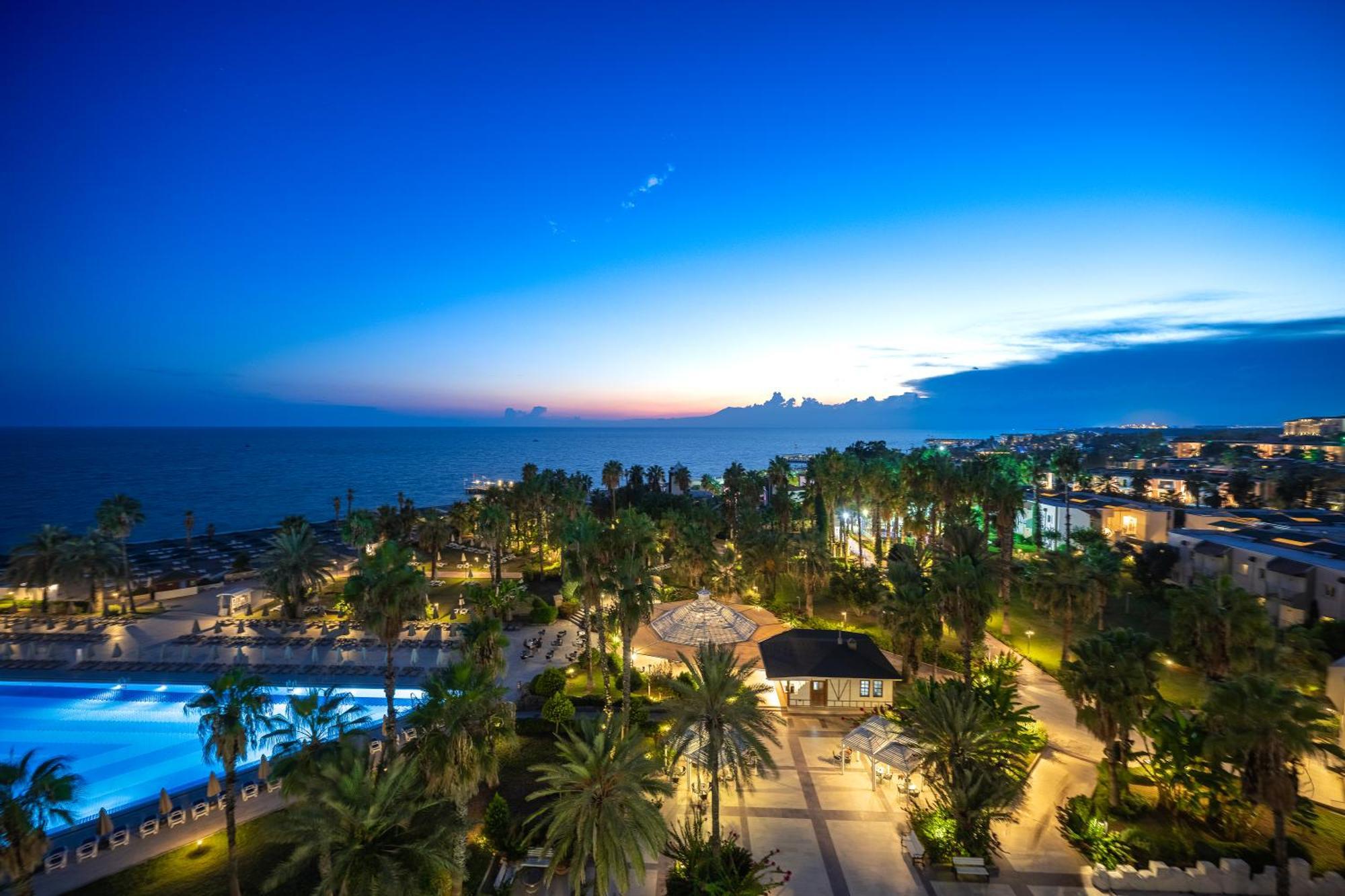 באלאק Adora Hotel & Resort מראה חיצוני תמונה